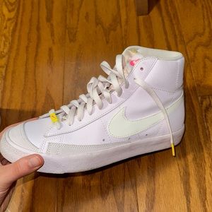 PURPLE NIKE BLAZERS